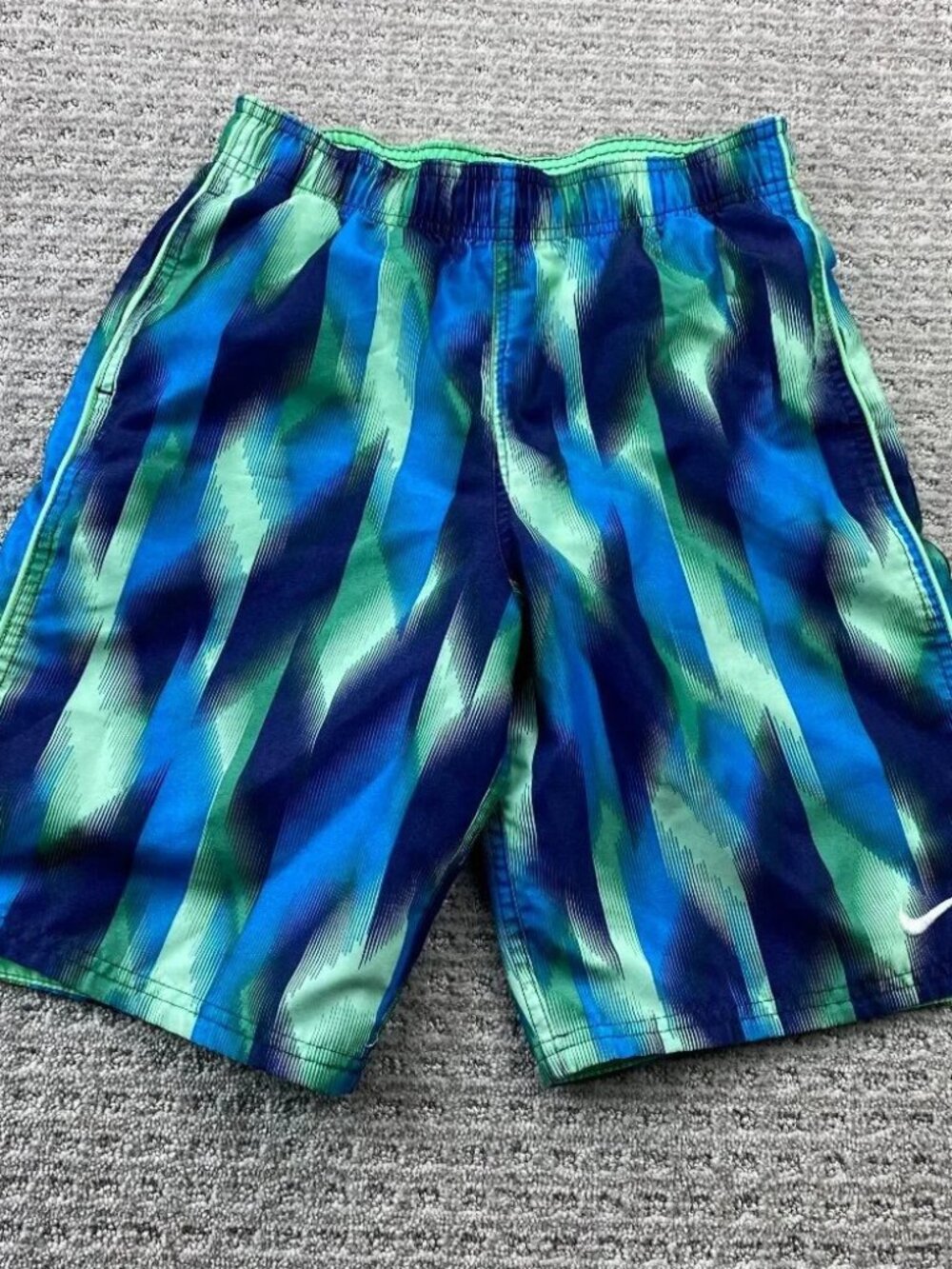 Vintage Nike Swim Trunks Boys Large L 11-13 YRS Blue Green Athletic